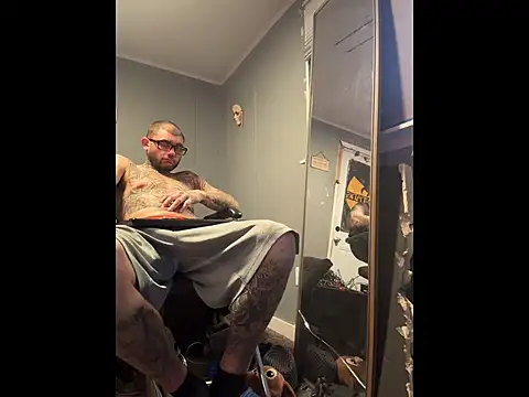 trickydickydaddy online show from April 18, 11:25 am