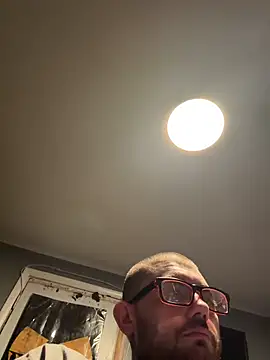Snapshot of trickydickydaddy chatting on May 10, 4:39 am trickydickydaddy online show from May 10, 4:39 am