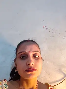 Snapshot of shifali21girl chatting on December 2, 9:03 am shifali21girl online show from December 2, 9:03 am