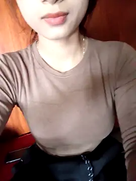 Snapshot of Hini68 chatting on November 11, 4:34 am Hini68 online show from November 11, 4:34 am