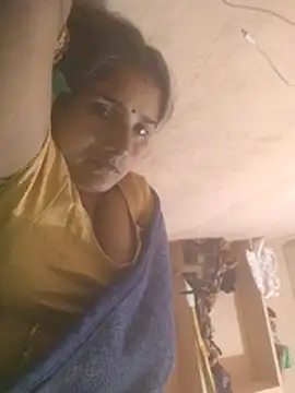 Snapshot of Seema_ji12 chatting on December 1, 3:06 pm Seema ji12 online show from December 1, 3:06 pm