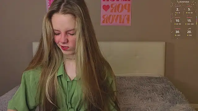 TiffinyMergist online show from February 4, 6:47 pm