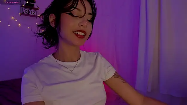 Snapshot of Tamara_Aluna_ chatting on January 14, 10:14 pm Tamara Aluna online show from January 14, 10:14 pm