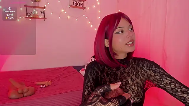 Snapshot of Tamara_Aluna_ chatting on March 3, 8:26 pm Tamara Aluna online show from March 3, 8:26 pm