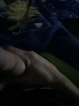 groschibre40100 online show from December 16, 11:21 pm