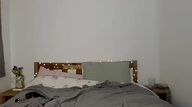 elizaluck online show from November 29, 2:20 pm