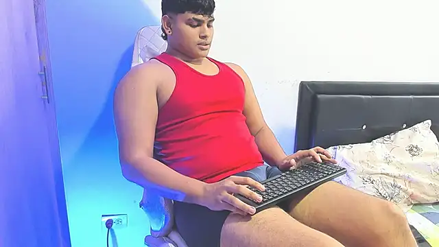 Snapshot of james_smithx chatting on November 14, 9:46 pm james smithx online show from November 14, 9:46 pm