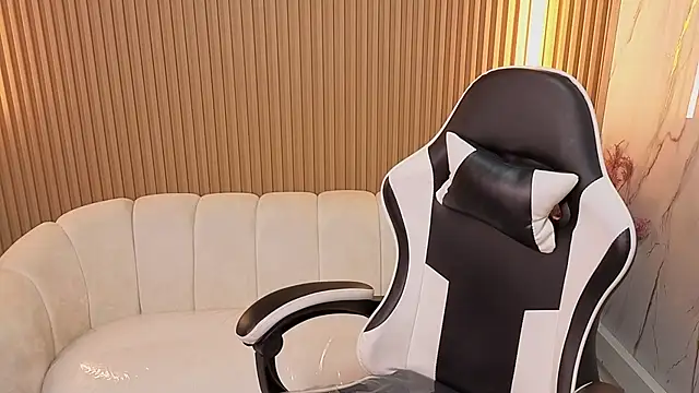 Snapshot of venus_velvet_tp chatting on December 3, 7:34 pm venus velvet tp online show from December 3, 7:34 pm