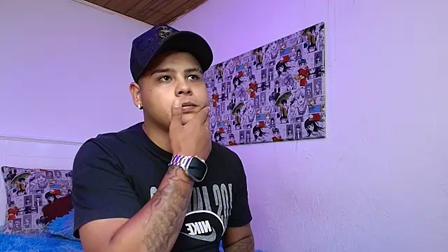 Snapshot of AxelGray_nom chatting on November 10, 7:35 pm AxelGray nom online show from November 10, 7:35 pm