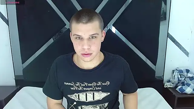 Snapshot of Liam_York_ chatting on November 12, 3:34 pm Liam York online show from November 12, 3:34 pm