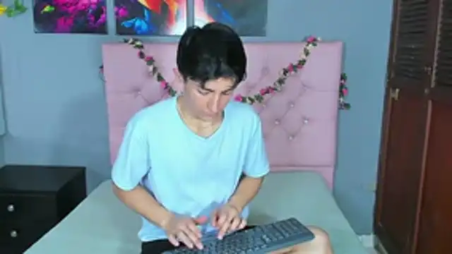 ElanGiraldo online show from December 17, 10:27 pm