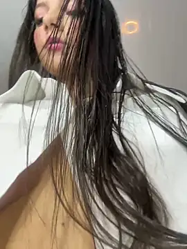 EmmiiGlow online show from March 23, 10:47 pm