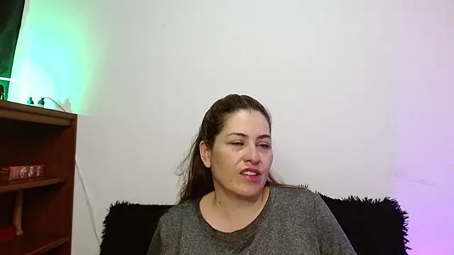 dayan hanks online show from March 24, 3:33 am