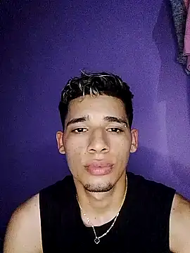 Snapshot of Flavioaponte chatting on November 9, 6:23 am Flavioaponte online show from November 9, 6:23 am