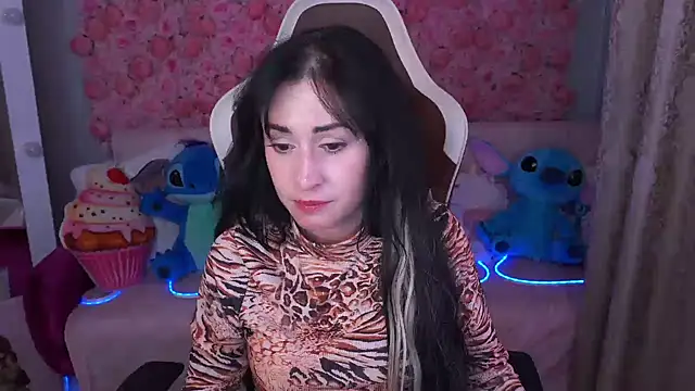 CarolinaaFoxyyy online show from June 2, 7:05 pm