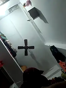 Snapshot of saniya24824 chatting on April 6, 5:14 pm saniya24824 online show from April 6, 5:14 pm