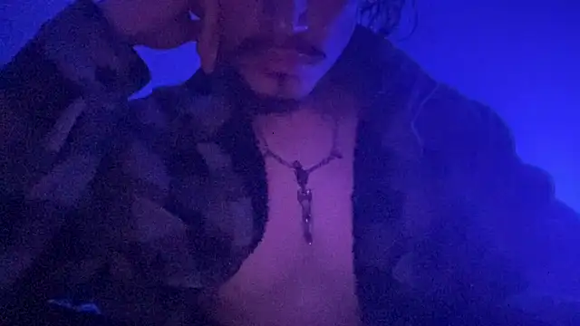 Snapshot of TryMeOrDontLol chatting on November 9, 10:46 am TryMeOrDontLol online show from November 9, 10:46 am