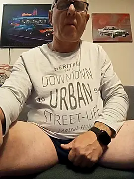 andy-1961 online show from November 11, 12:10 am