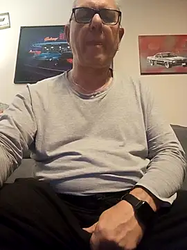 Snapshot of andy-1961 chatting on November 12, 3:56 pm andy-1961 online show from November 12, 3:56 pm