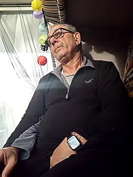 Snapshot of andy-1961 chatting on November 13, 8:13 am andy-1961 online show from November 13, 8:13 am