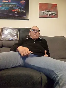 Snapshot of andy-1961 chatting on November 15, 7:54 pm andy-1961 online show from November 15, 7:54 pm