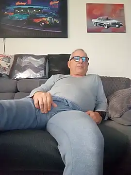 Snapshot of andy-1961 chatting on November 17, 2:45 pm andy-1961 online show from November 17, 2:45 pm