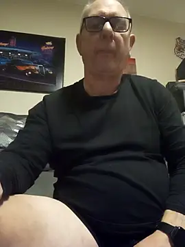 Snapshot of andy-1961 chatting on November 28, 10:56 pm andy-1961 online show from November 28, 10:56 pm