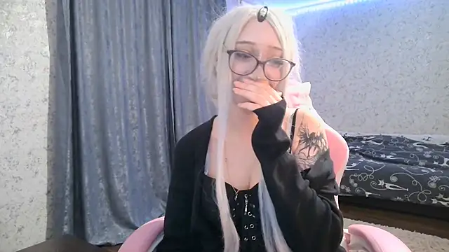 Snapshot of cupcakevice chatting on November 28, 5:15 pm cupcakevice online show from November 28, 5:15 pm