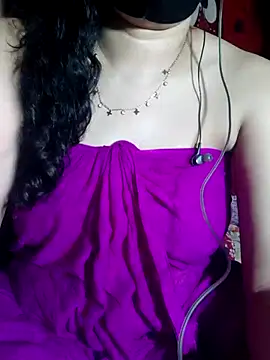 Snapshot of HotGirl23231 chatting on July 14, 8:47 pm HotGirl23231 online show from July 14, 8:47 pm