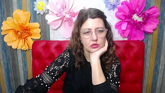 Snapshot of RoseHille chatting on December 3, 2:59 pm RoseHille online show from December 3, 2:59 pm