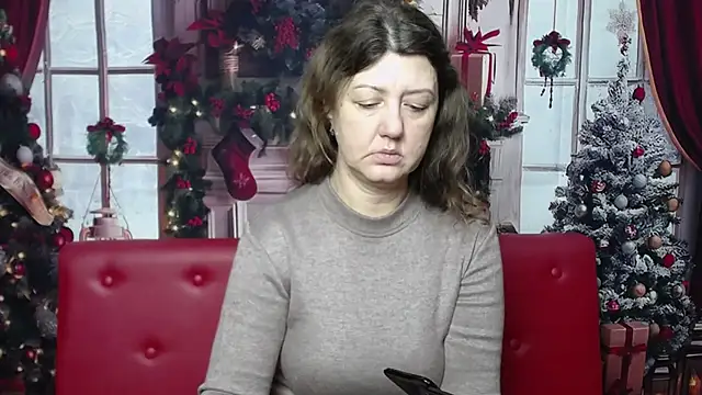 Snapshot of RoseHille chatting on January 11, 6:18 am RoseHille online show from January 11, 6:18 am