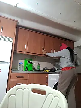 Snapshot of kyliecastell chatting on December 2, 5:41 pm kyliecastell online show from December 2, 5:41 pm