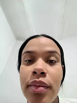 Snapshot of kyliecastell chatting on December 4, 3:10 pm kyliecastell online show from December 4, 3:10 pm