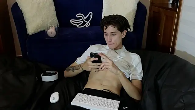 Derekswan online show from November 26, 11:39 pm