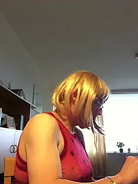 simone xdressing online show from December 18, 2:06 pm