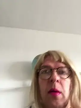 simone xdressing online show from January 12, 10:12 am