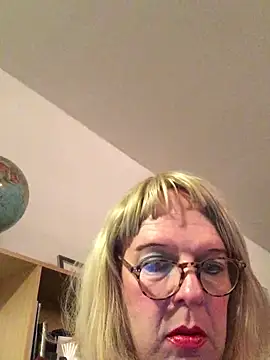 simone xdressing online show from October 2, 11:45 pm