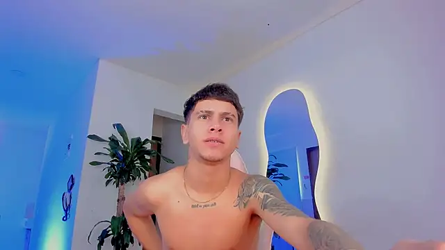 Snapshot of GoodVibeGuy chatting on November 10, 6:07 pm GoodVibeGuy online show from November 10, 6:07 pm