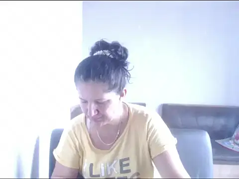 Snapshot of Sra_Angelina chatting on December 18, 4:13 pm Sra Angelina online show from December 18, 4:13 pm