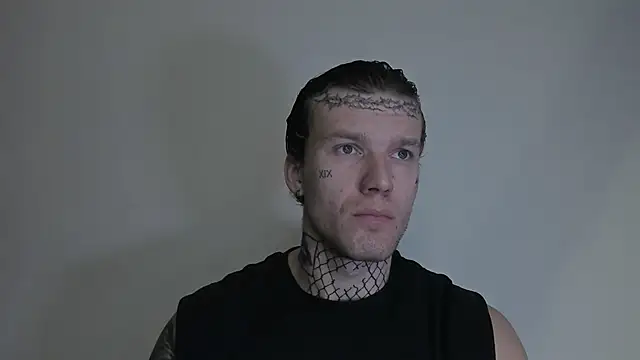 Snapshot of Huntall77 chatting on November 13, 2:21 am Huntall77 online show from November 13, 2:21 am