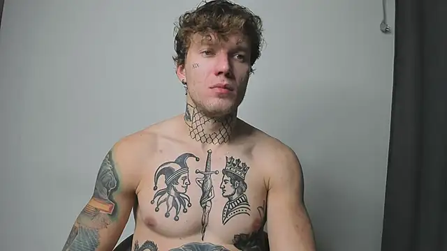 Snapshot of Huntall77 chatting on November 15, 6:48 pm Huntall77 online show from November 15, 6:48 pm