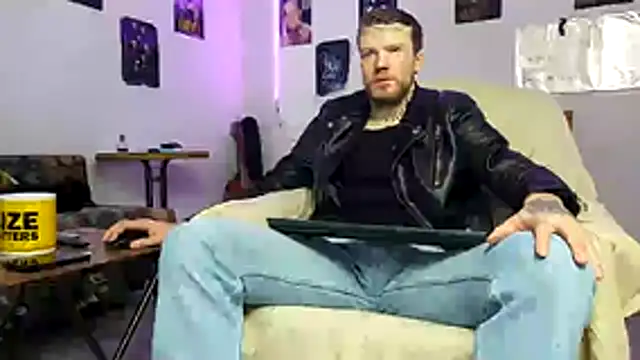 Huntall77 online show from February 2, 5:17 am