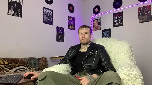 Huntall77 online show from March 13, 4:41 am