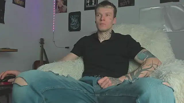 Huntall77 online show from April 9, 3:50 am