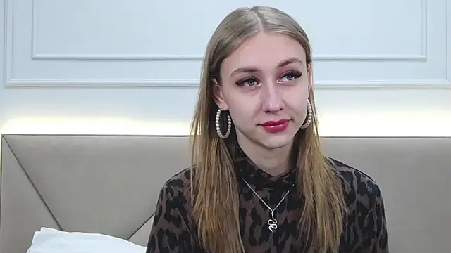 RachaelCute online show from December 19, 10:11 am