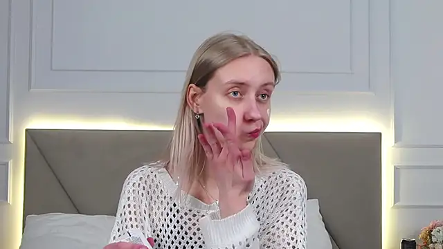 RachaelCute online show from February 7, 9:35 am