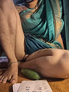 Snapshot of Geeta-143 chatting on July 8, 10:42 am Geeta-143 online show from July 8, 10:42 am