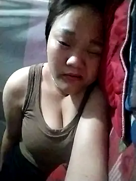 Snapshot of m-mbae chatting on April 28, 4:34 pm m-mbae online show from April 28, 4:34 pm