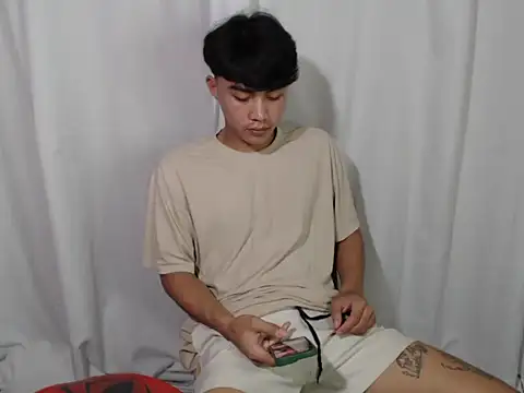 Snapshot of Mr_dave05 chatting on November 11, 12:49 pm Mr dave05 online show from November 11, 12:49 pm