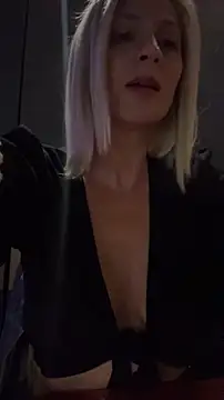 HOTLadyluna online show from May 25, 8:59 pm